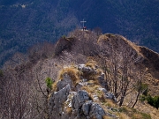 47 Scendo dalla cima alla croce...